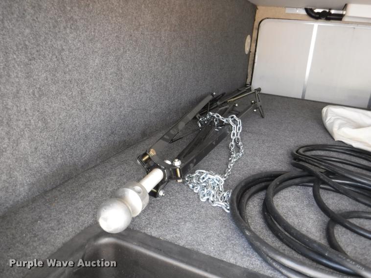 image for item K5917 2005 Sandpiper 305RW camper