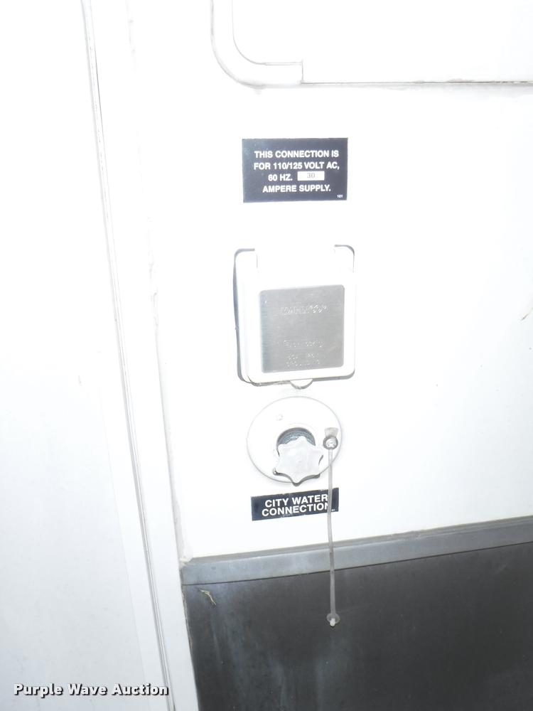 image for item K5917 2005 Sandpiper 305RW camper