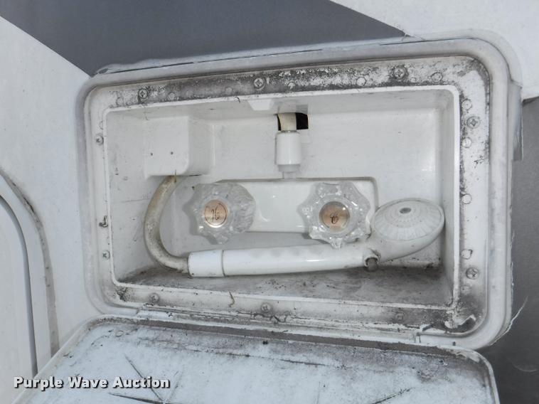 image for item K5917 2005 Sandpiper 305RW camper