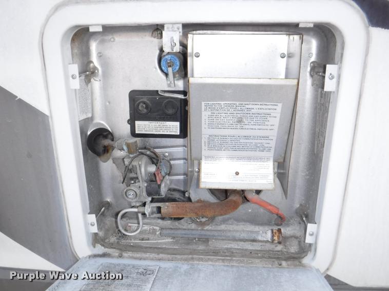 image for item K5917 2005 Sandpiper 305RW camper