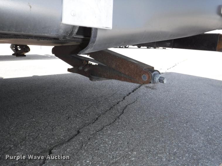 image for item K5917 2005 Sandpiper 305RW camper