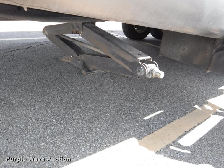 image for item K5917 2005 Sandpiper 305RW camper