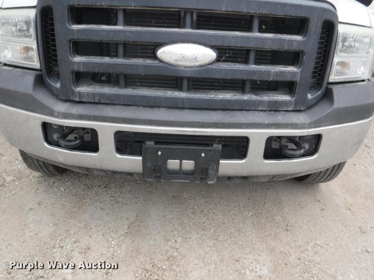image for item K5935 2006 Ford F550 Super Duty XL dump flatbed truck