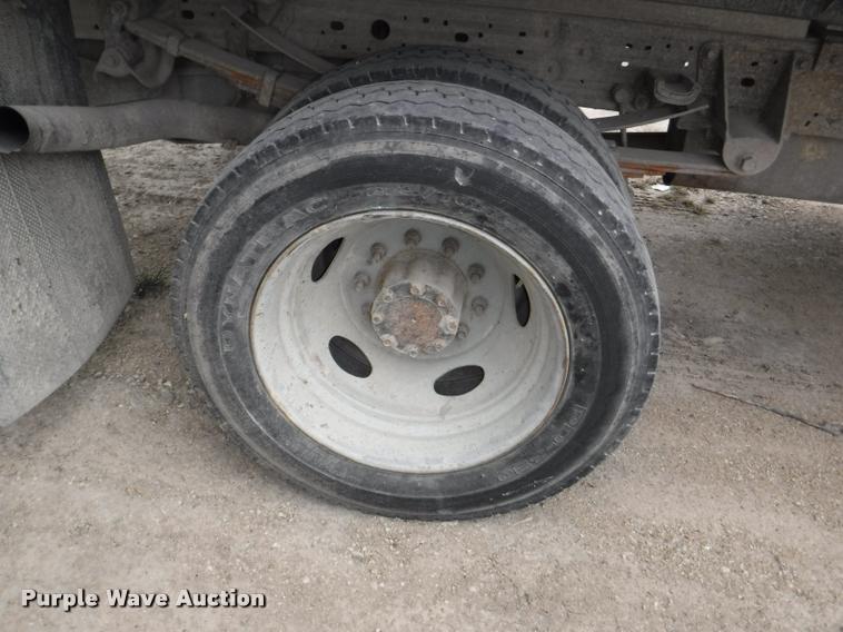 image for item K5935 2006 Ford F550 Super Duty XL dump flatbed truck