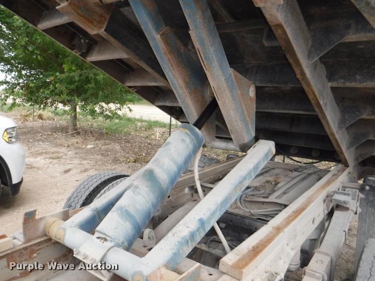image for item K5935 2006 Ford F550 Super Duty XL dump flatbed truck