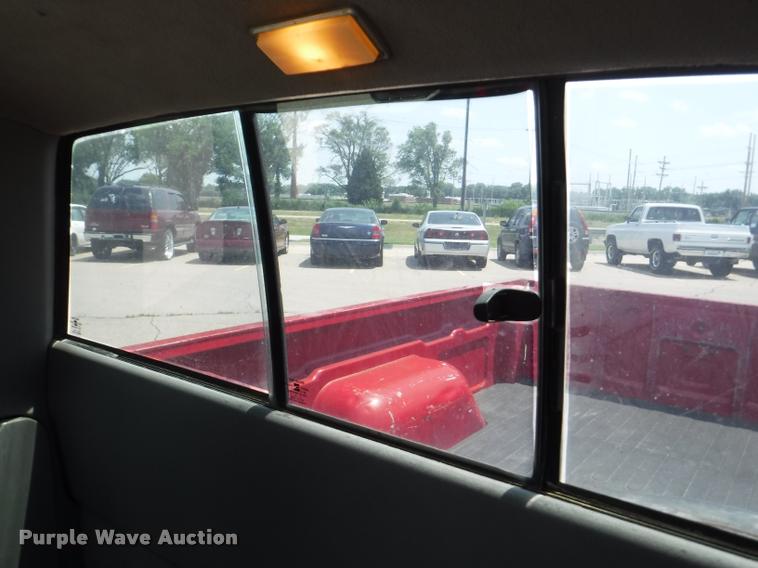 image for item K5937 1996 Chevrolet S10 Ext. Cab pickup truck