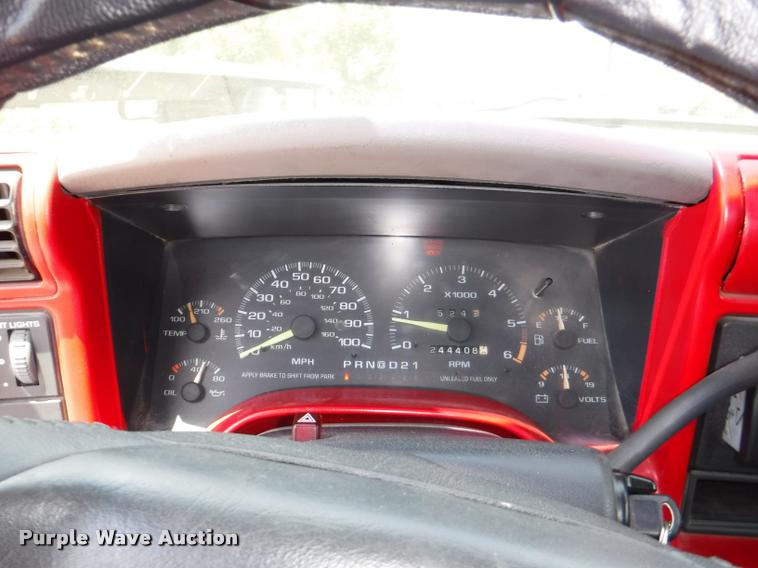 image for item K5937 1996 Chevrolet S10 Ext. Cab pickup truck