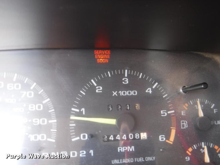 image for item K5937 1996 Chevrolet S10 Ext. Cab pickup truck