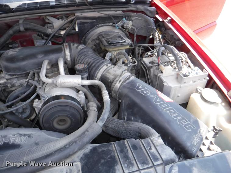 image for item K5937 1996 Chevrolet S10 Ext. Cab pickup truck