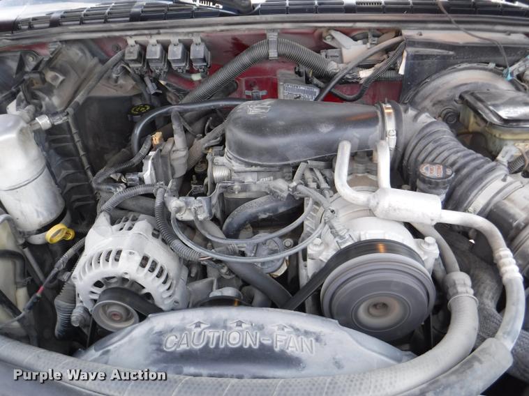 image for item K5937 1996 Chevrolet S10 Ext. Cab pickup truck