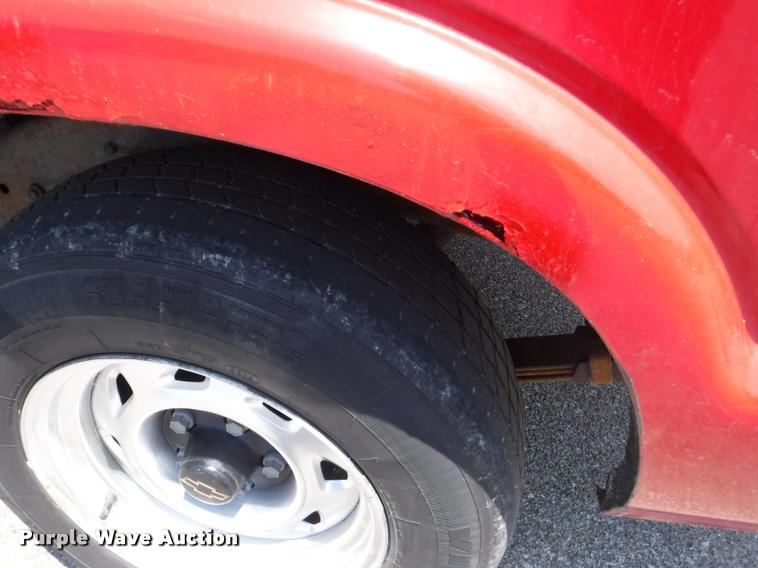 image for item K5937 1996 Chevrolet S10 Ext. Cab pickup truck