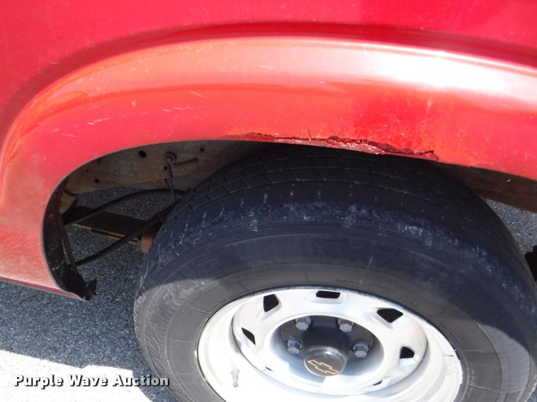 image for item K5937 1996 Chevrolet S10 Ext. Cab pickup truck