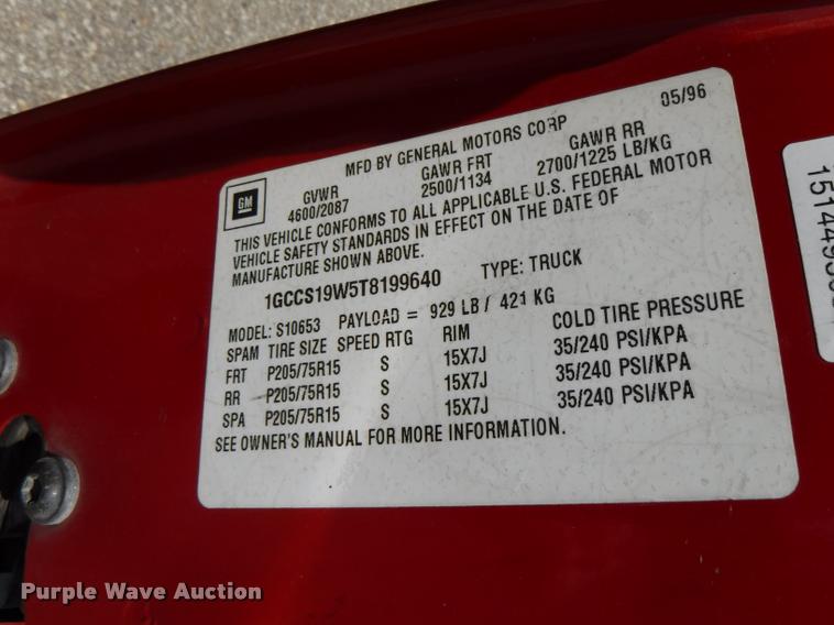 image for item K5937 1996 Chevrolet S10 Ext. Cab pickup truck