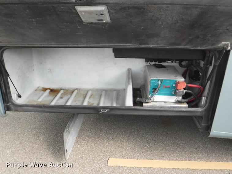 image for item K5967 2003 Holiday Rambler Ambassador RV