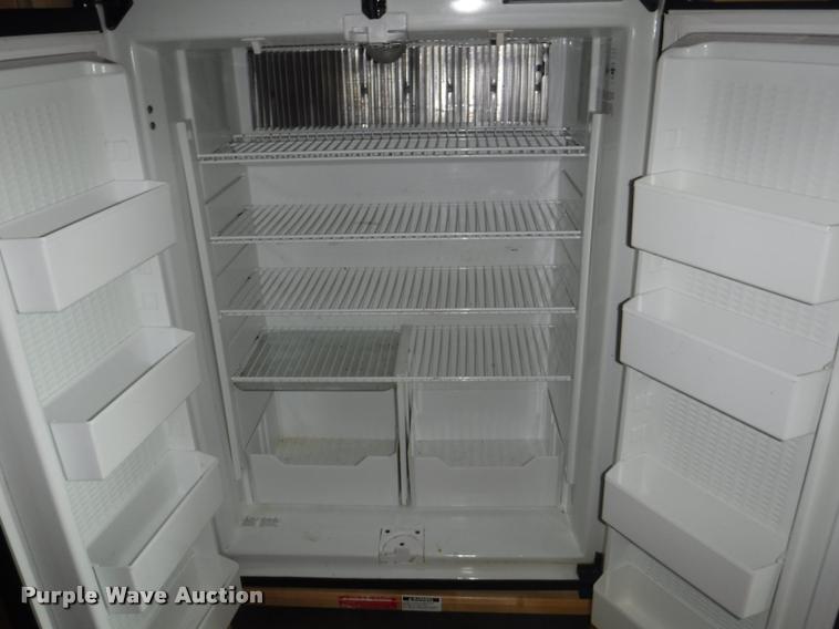 image for item K5967 2003 Holiday Rambler Ambassador RV