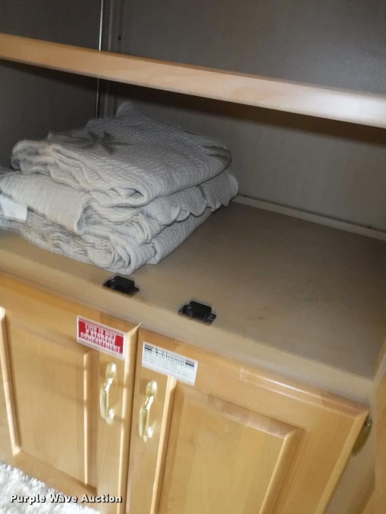 image for item K5967 2003 Holiday Rambler Ambassador RV