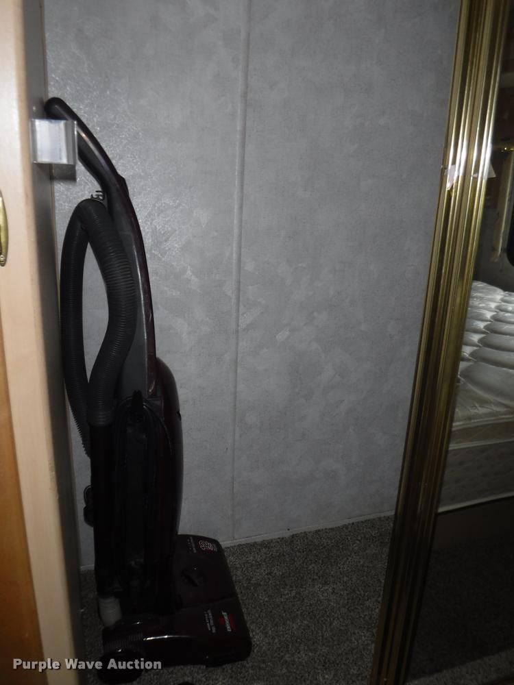 image for item K5967 2003 Holiday Rambler Ambassador RV