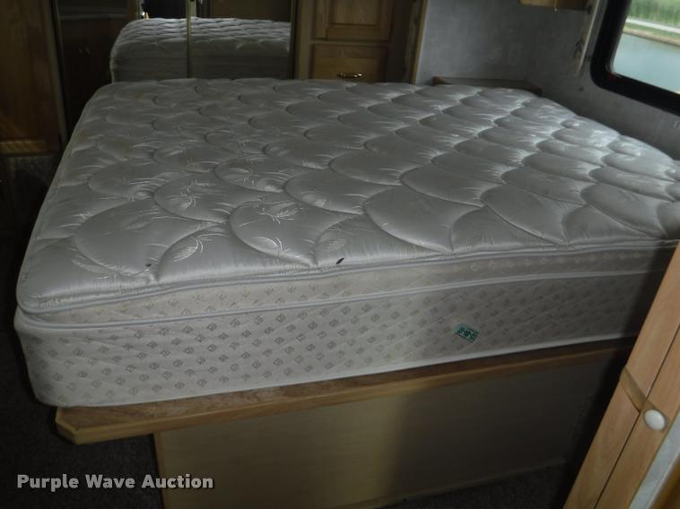 image for item K5967 2003 Holiday Rambler Ambassador RV