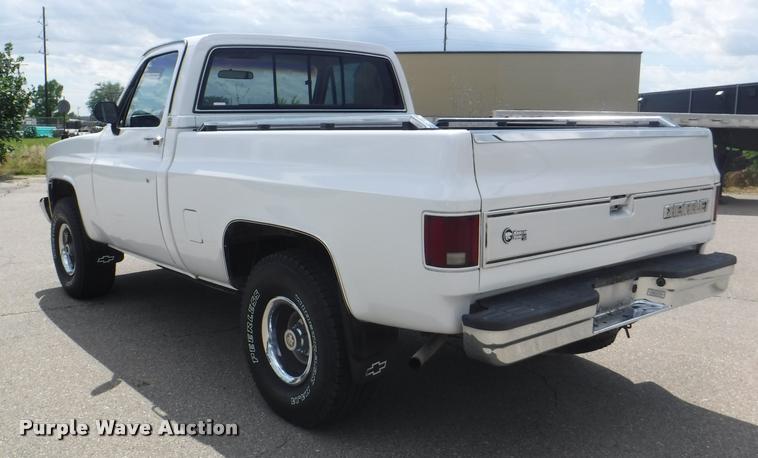 image for item K5968 1983 Chevrolet Silverado 10 pickup truck