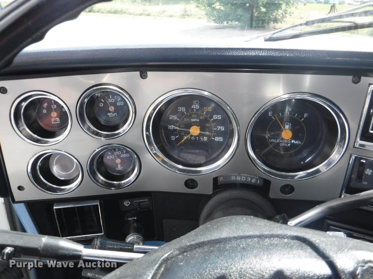 image for item K5968 1983 Chevrolet Silverado 10 pickup truck