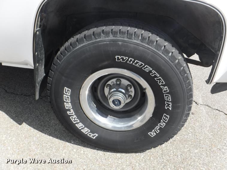 image for item K5968 1983 Chevrolet Silverado 10 pickup truck