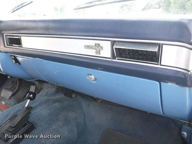 image for item K5968 1983 Chevrolet Silverado 10 pickup truck