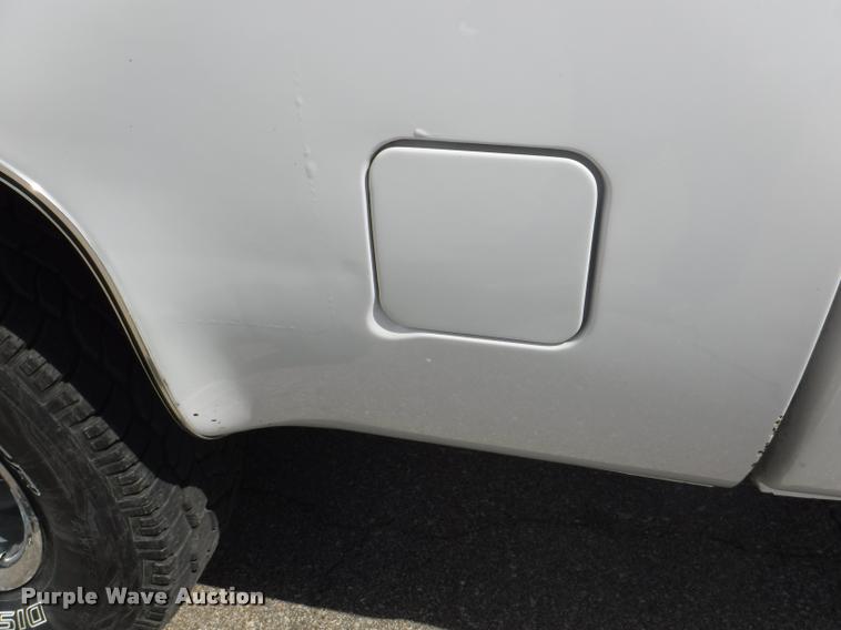 image for item K5968 1983 Chevrolet Silverado 10 pickup truck