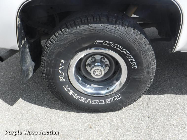 image for item K5968 1983 Chevrolet Silverado 10 pickup truck