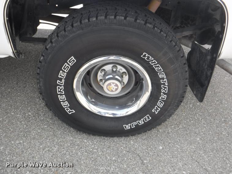 image for item K5968 1983 Chevrolet Silverado 10 pickup truck