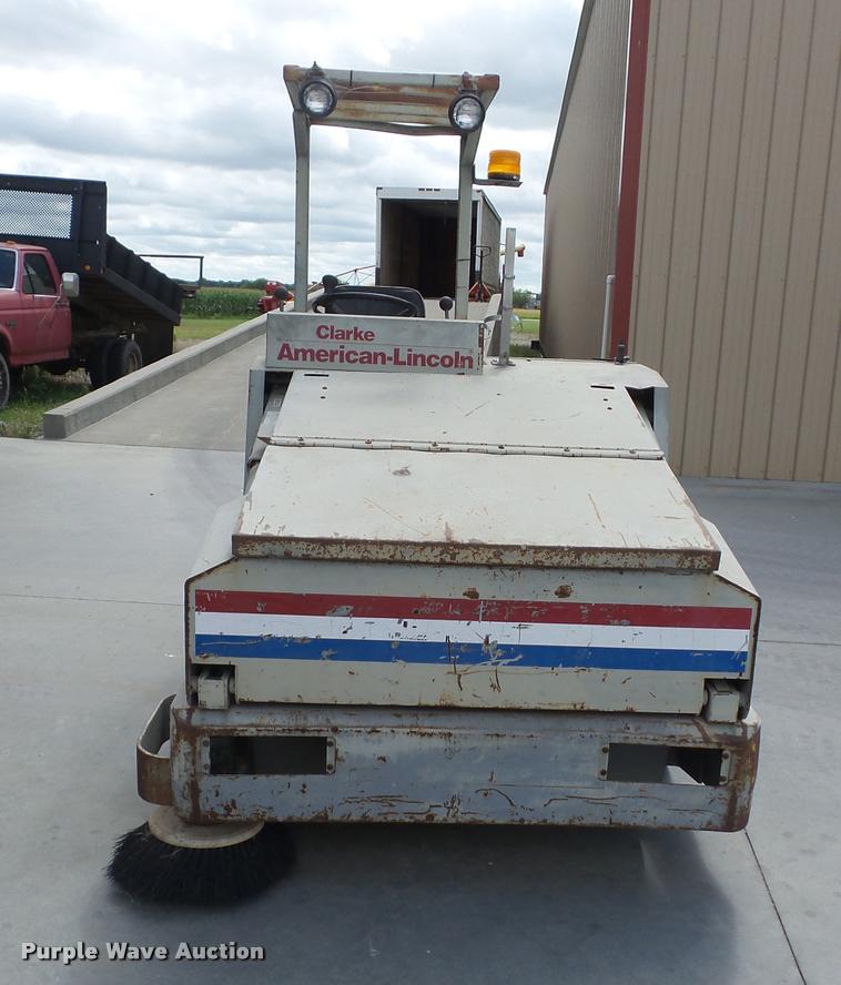 image for item K6467 Clark American-Lincoln 220 sweeper