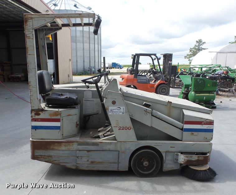 image for item K6467 Clark American-Lincoln 220 sweeper