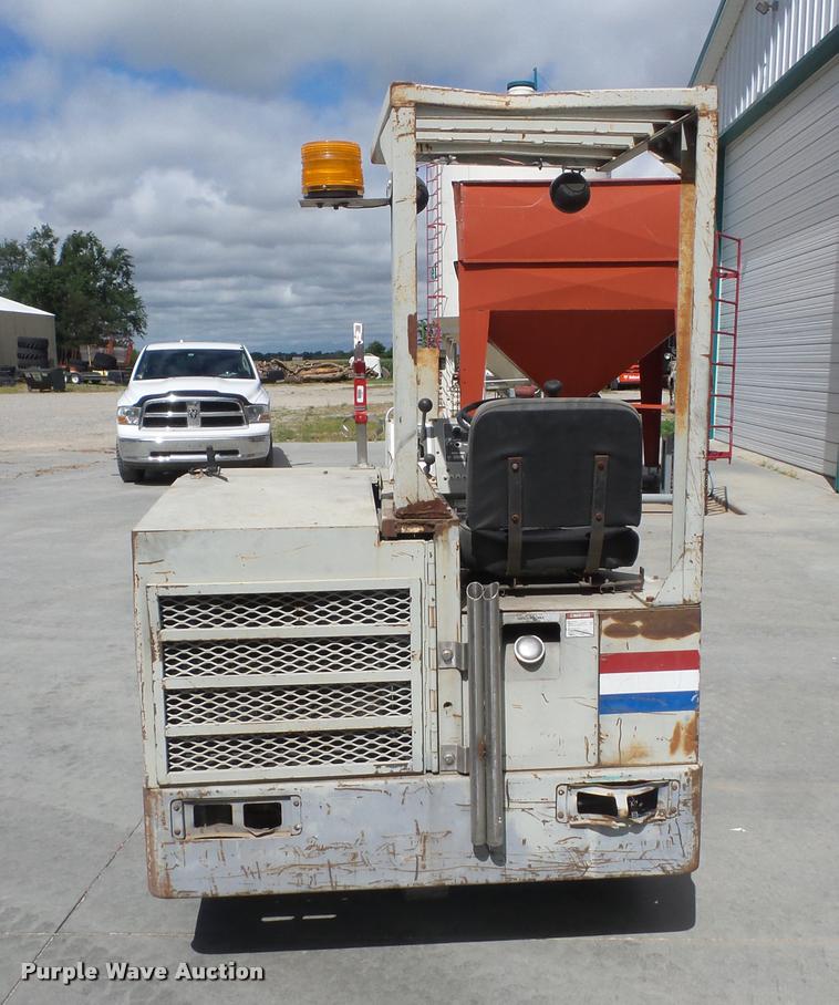 image for item K6467 Clark American-Lincoln 220 sweeper