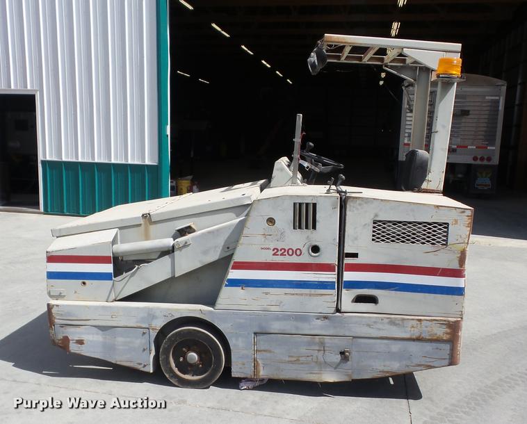 image for item K6467 Clark American-Lincoln 220 sweeper