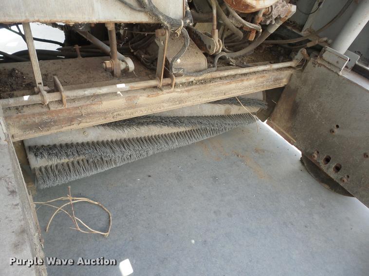 image for item K6467 Clark American-Lincoln 220 sweeper