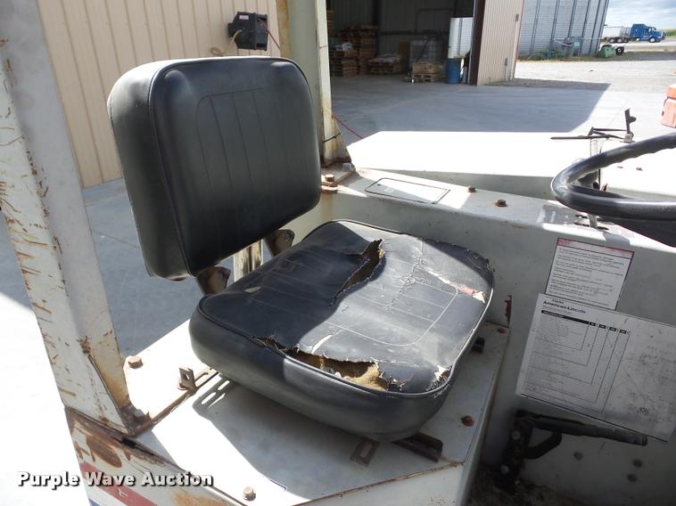 image for item K6467 Clark American-Lincoln 220 sweeper