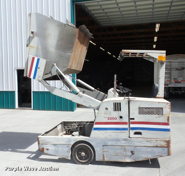 image for item K6467 Clark American-Lincoln 220 sweeper