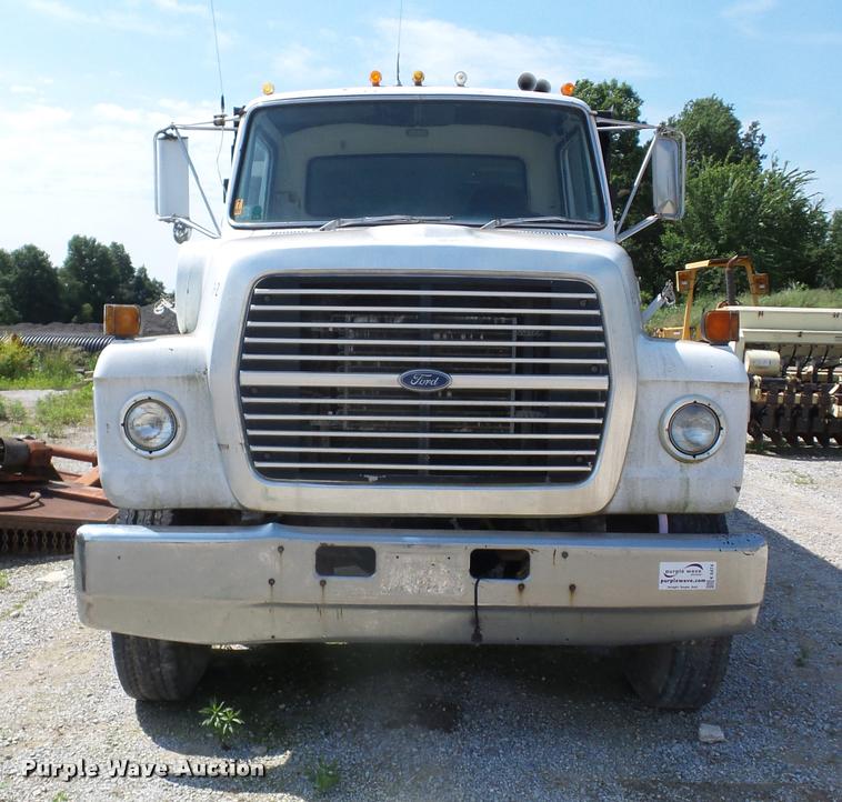 image for item K6474 1978 Ford 8000 dump truck