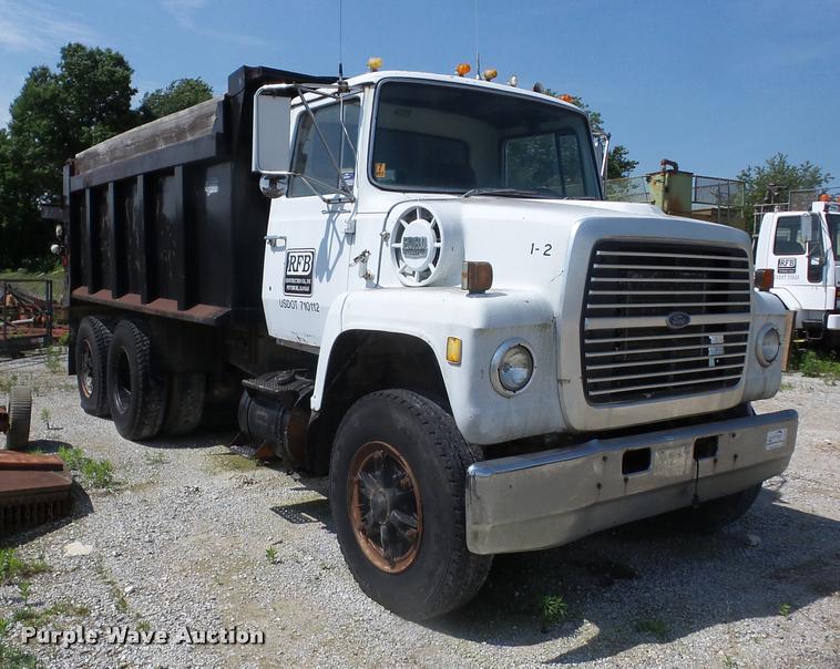 image for item K6474 1978 Ford 8000 dump truck