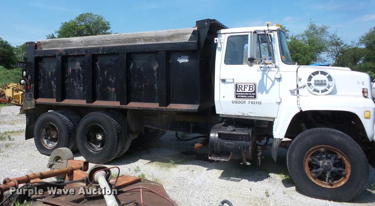 image for item K6474 1978 Ford 8000 dump truck