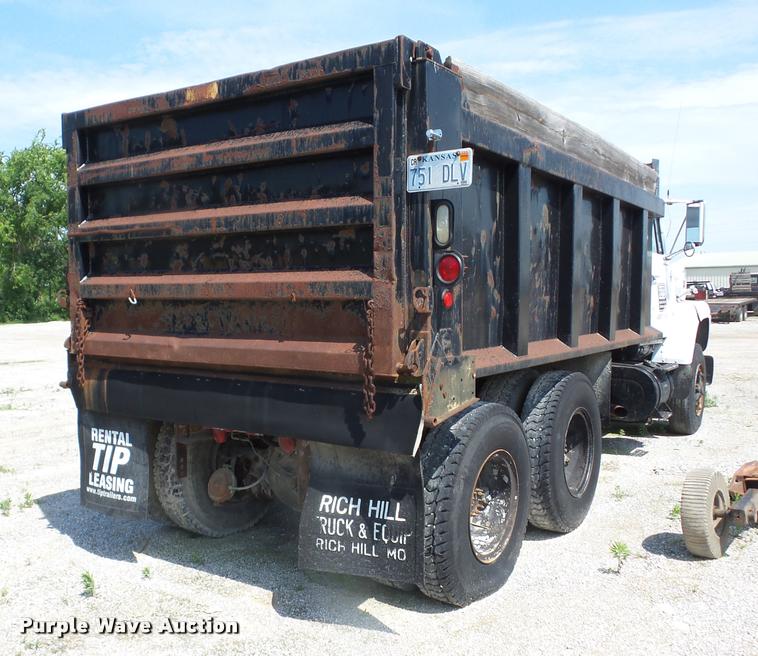 image for item K6474 1978 Ford 8000 dump truck
