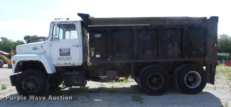 image for item K6474 1978 Ford 8000 dump truck