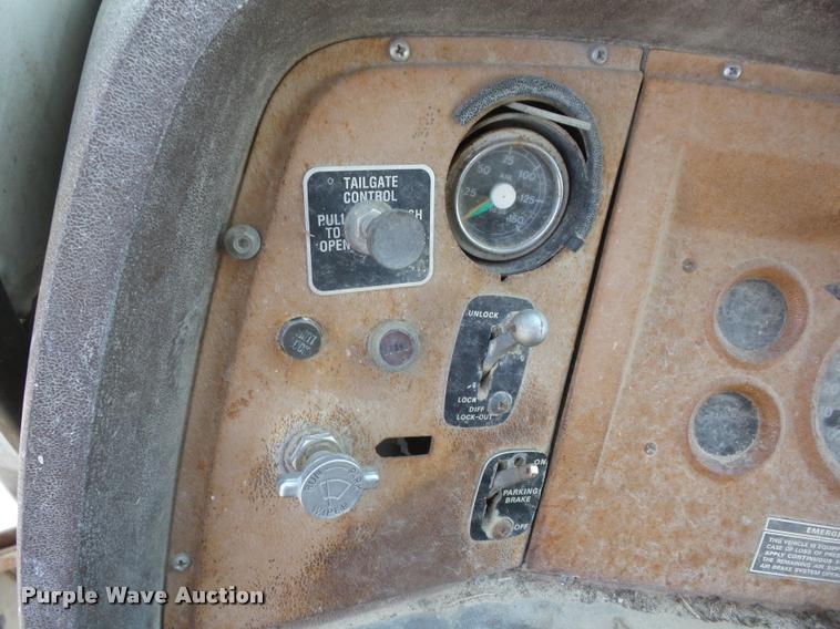 image for item K6474 1978 Ford 8000 dump truck