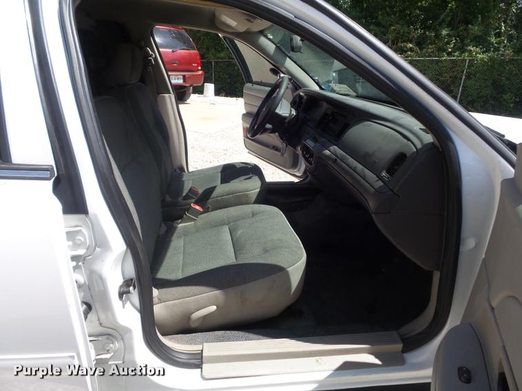 image for item K7601 2008 Ford Crown Victoria Police Interceptor