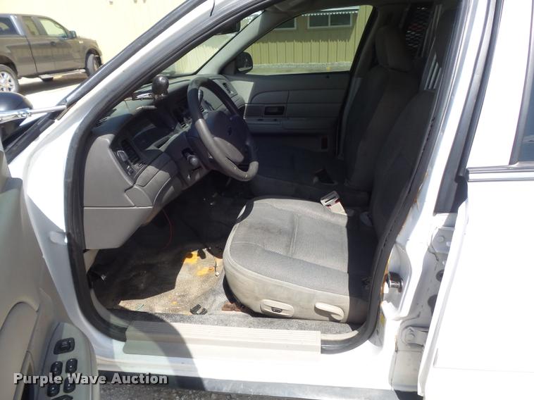 image for item K7603 2008 Ford Crown Victoria Police Interceptor