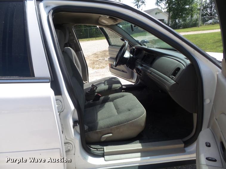 image for item K7603 2008 Ford Crown Victoria Police Interceptor