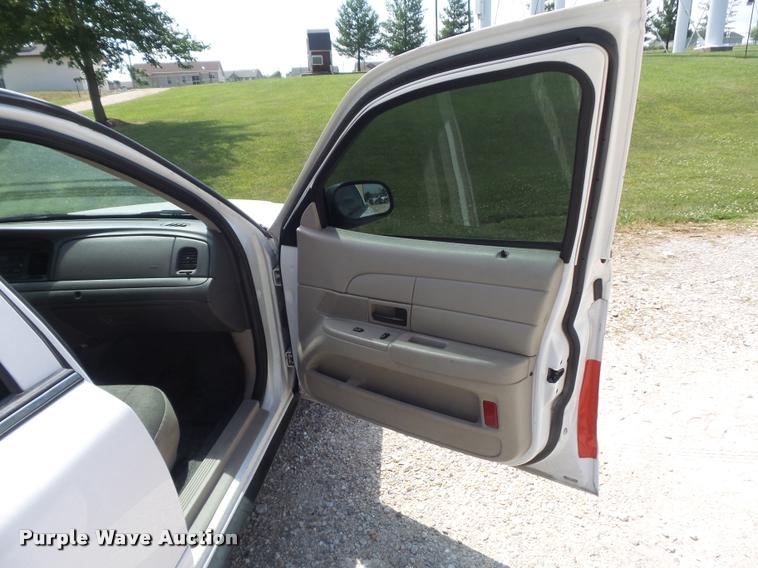 image for item K7603 2008 Ford Crown Victoria Police Interceptor