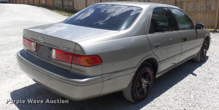 image for item K7605 2000 Toyota Camry