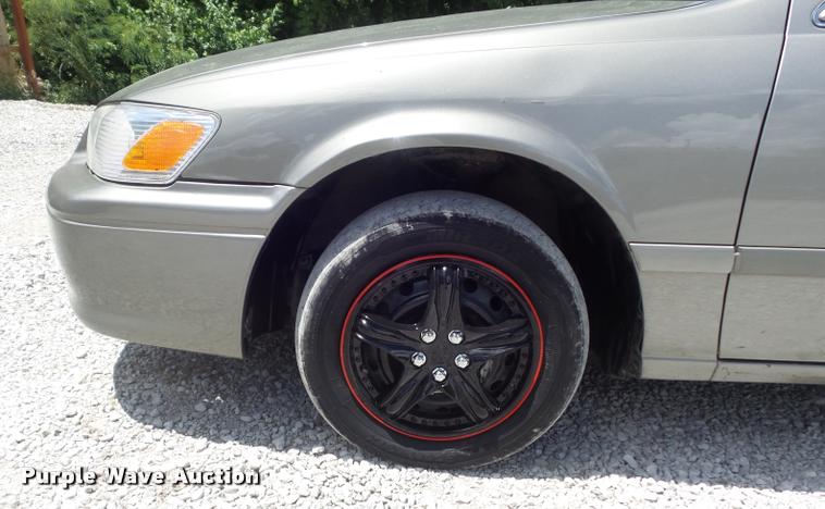 image for item K7605 2000 Toyota Camry