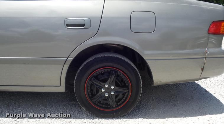 image for item K7605 2000 Toyota Camry