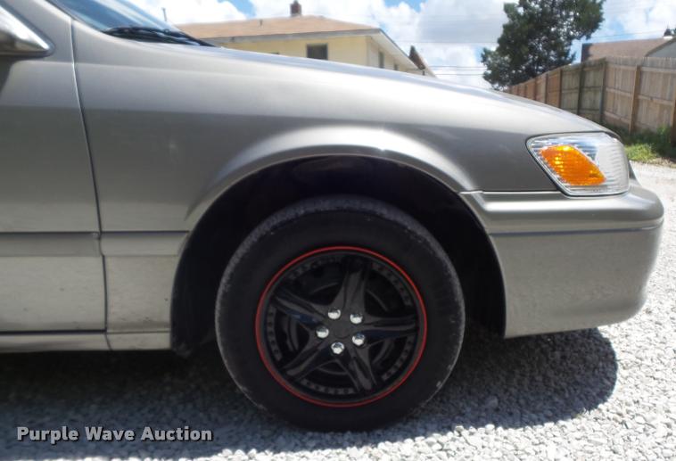 image for item K7605 2000 Toyota Camry